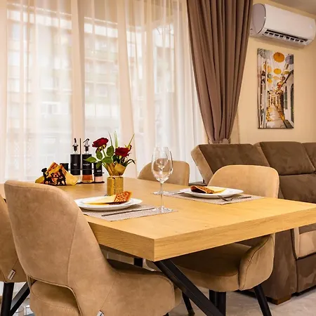 Duos Of Delight Matching Urban For Your Adventure By Flat Mаnager Apartament *