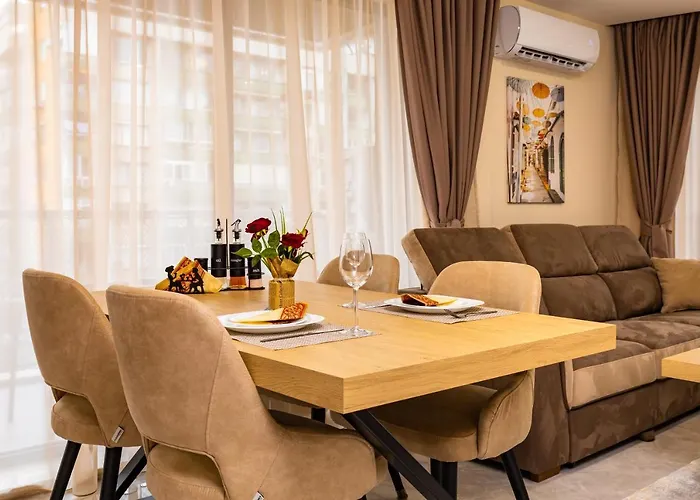 Duos Of Delight Matching Urban For Your Adventure By Flat Mаnager Apartament *