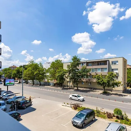 Duos Of Delight Matching Urban For Your Adventure By Flat Mаnager Апартамент Пловдив