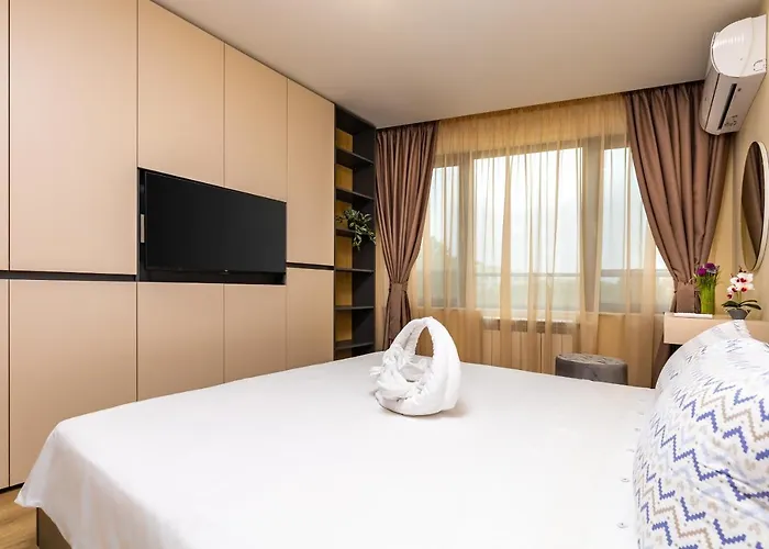 Duos Of Delight Matching Urban For Your Adventure By Flat Mаnager *